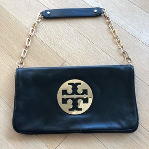 Selling barely used Reva clutch from Tory Burch.
